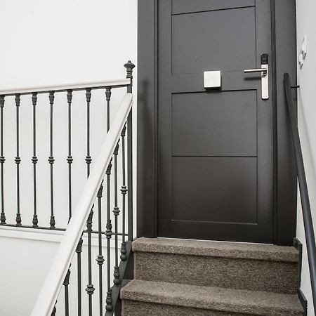 Puerta Catedral Holiday Suites Seville Room photo