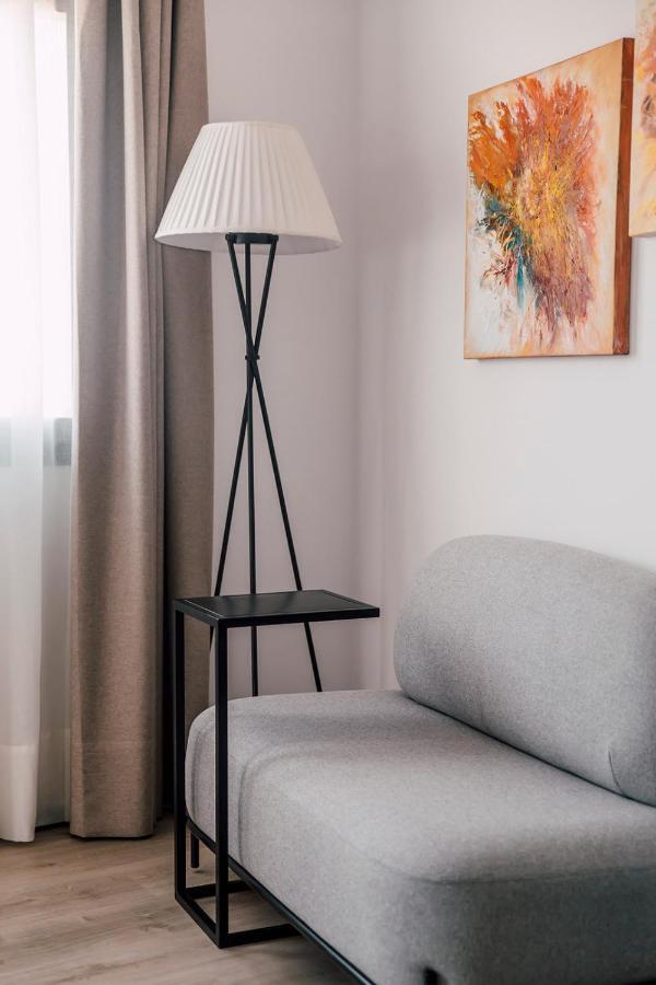 Puerta Catedral Holiday Suites Seville Exterior photo